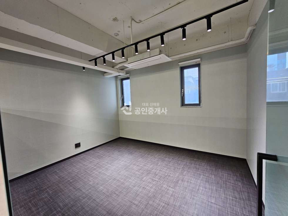 서울 강남구 신사동 강남 신사동 : 40평 인테리어 완비 사무실 : A급 사무실 월세 매물번호 11037 사진 9