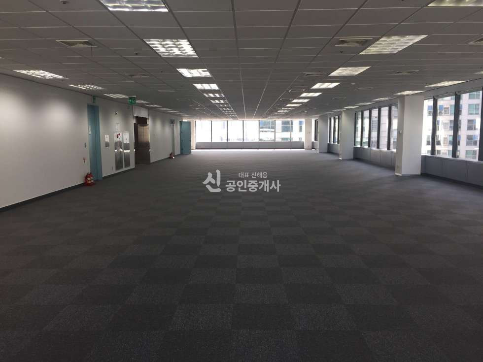 서울 중구 봉래동1가 서울역과 시청역 역세권 대형오피스빌딩 : HSBC빌딩 60평 사무실 임대 월세 매물번호 11057 사진 4