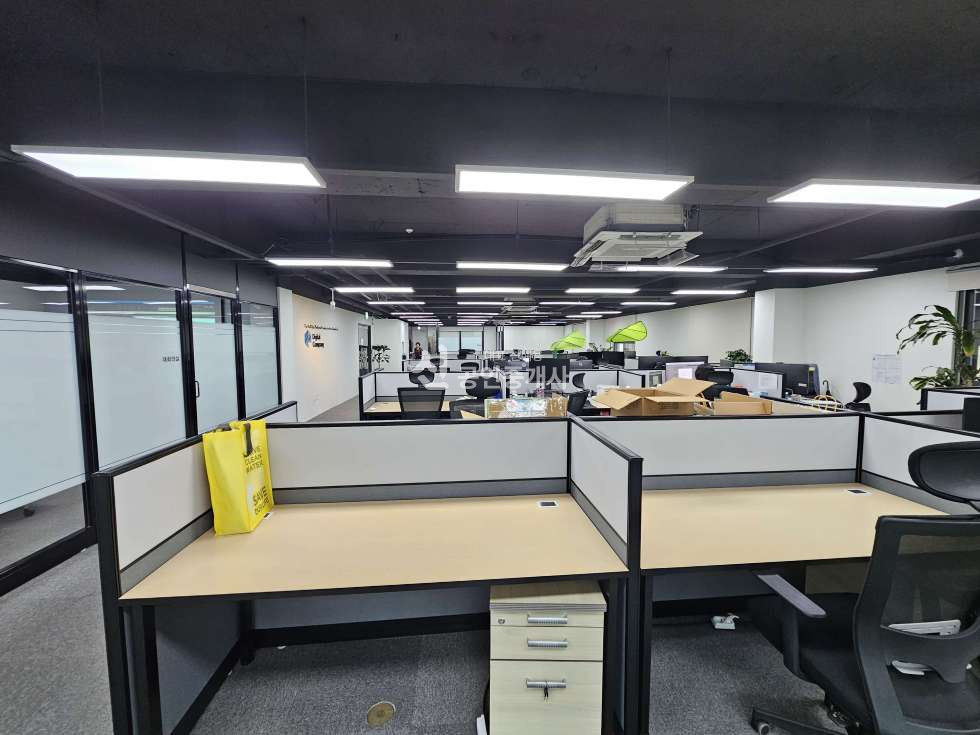 서울 강남구 역삼동 강남역 초역세권 강냄대로 전용 70평 사무실 : 인테리어 A급 사무실 월세 매물번호 11082 사진 7