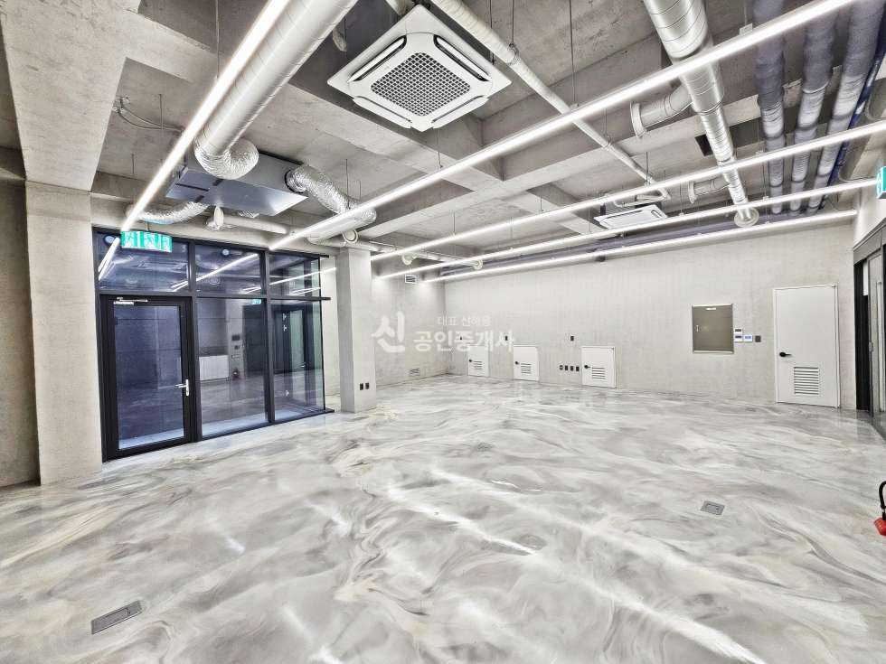 서울 강남구 신사동 신사근생동 강남 압구정역 신축 사옥 통임대 : 실측 100평 엔터사옥 기업사옥 추천 월세 매물번호 11098 사진 5