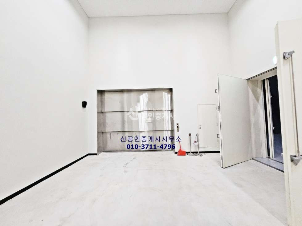 서울 마포구 상암동 1647 상암동 대형 스튜디오,방송국 ,데이터센터 100평 임대 : 층고 8M 이상 디지털큐브 월세 매물번호 11118 사진 6