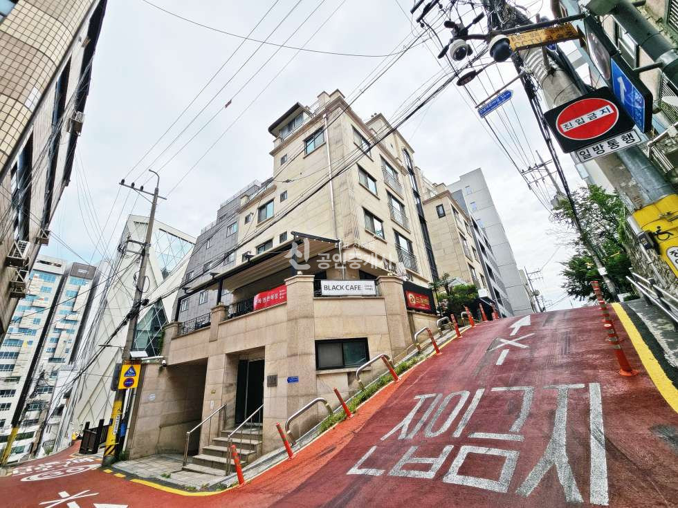 서울 강남구 논현동 주건축물제1동 강남 신사역 1층 상가 카페 미용실 옷게게 추천 전용 20평 월세 매물번호 11122 사진 1