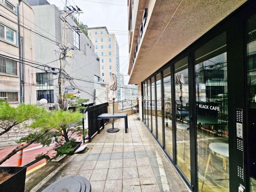 서울 강남구 논현동 주건축물제1동 강남 신사역 1층 상가 카페 미용실 옷게게 추천 전용 20평 월세 매물번호 11122 사진 2