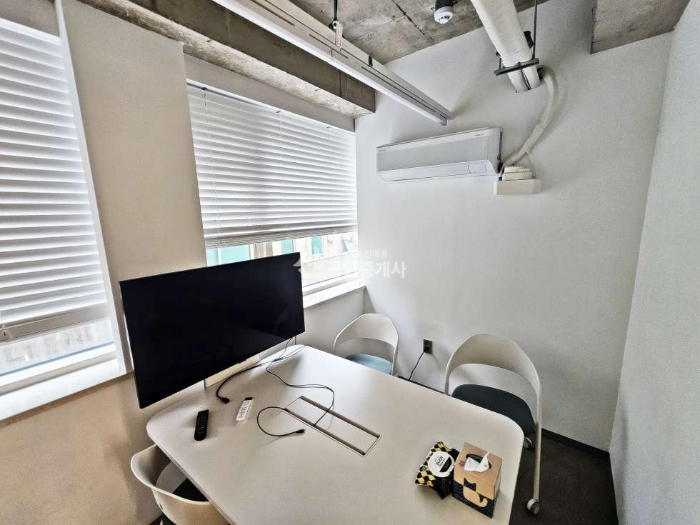 서울 강남구 논현동 신사역 초역세권 전용 60평대 사무실 임대 월세 매물번호 11131 사진 4